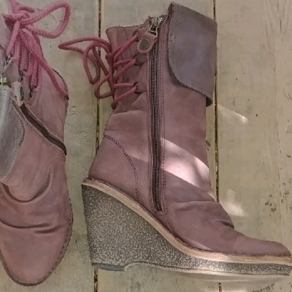 Bussola burgundy leather boots